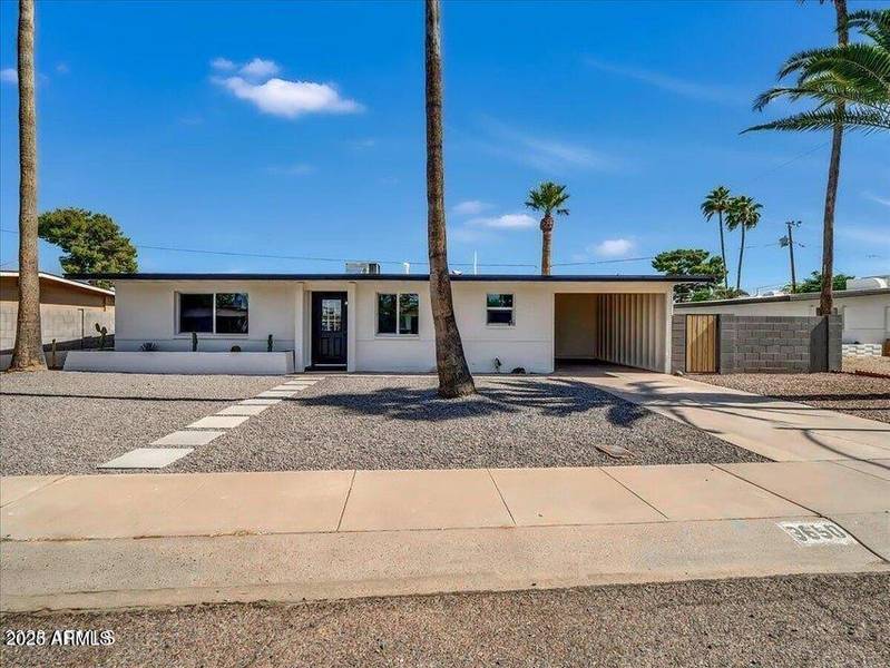 3650 E LAUREL Lane, Phoenix, AZ 85028