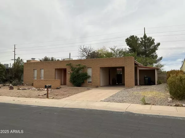 Sierra Vista, AZ 85635,831 S Calle Virada --