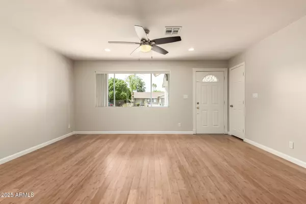 Phoenix, AZ 85032,3307 E ROVEEN Avenue