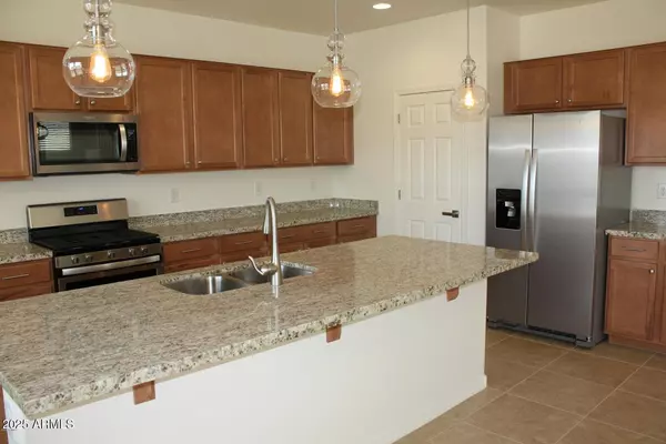 Phoenix, AZ 85042,2319 E HARWELL Road