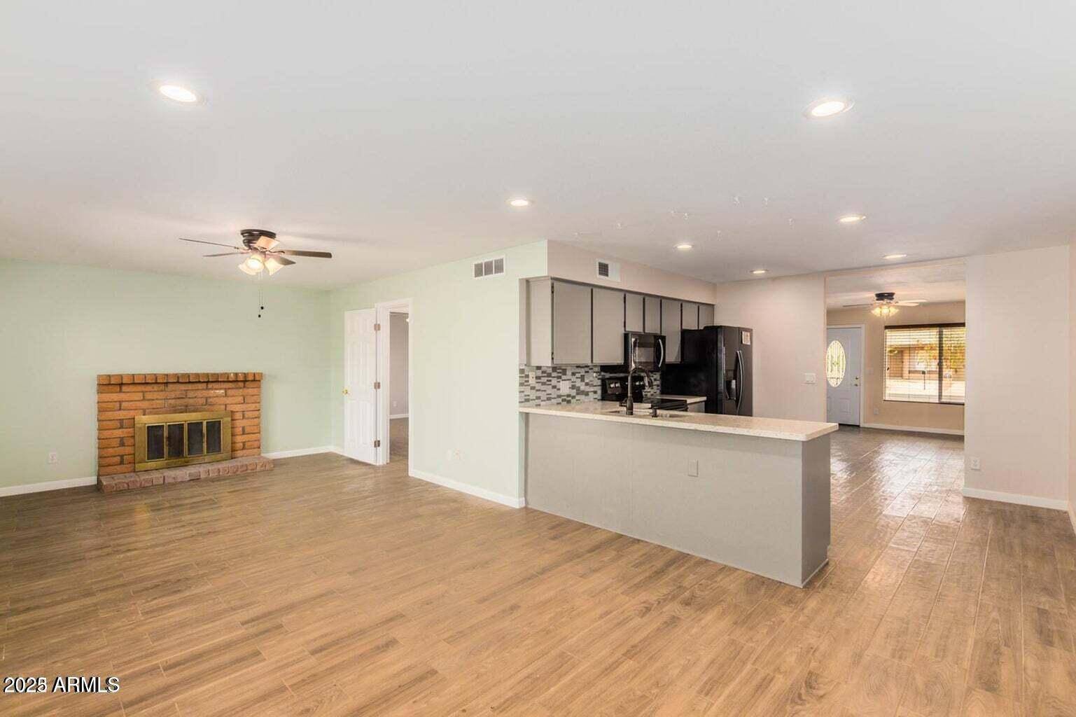 Tempe, AZ 85283,802 W Westchester Avenue