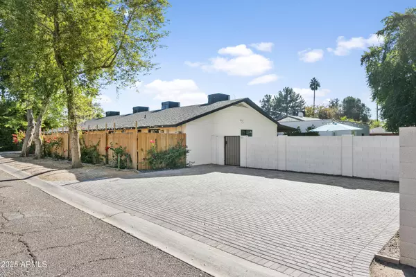 Phoenix, AZ 85018,3139 N 40TH Street