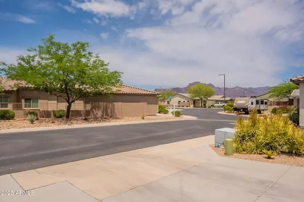 Apache Junction, AZ 85119,1755 E MESQUITE Avenue