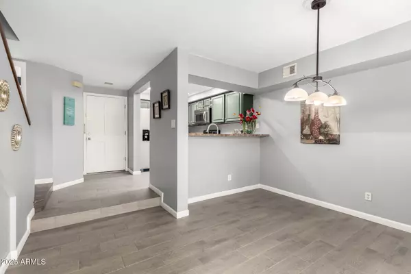 Phoenix, AZ 85027,2121 W UNION HILLS Drive #113