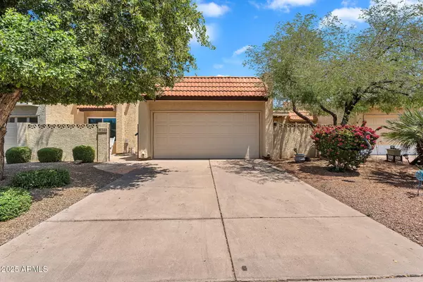 560 W DUKE Drive, Tempe, AZ 85283