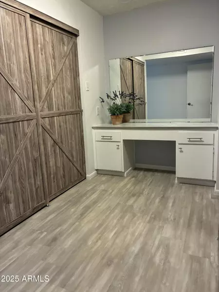 5303 W PORT AU PRINCE Lane, Glendale, AZ 85306