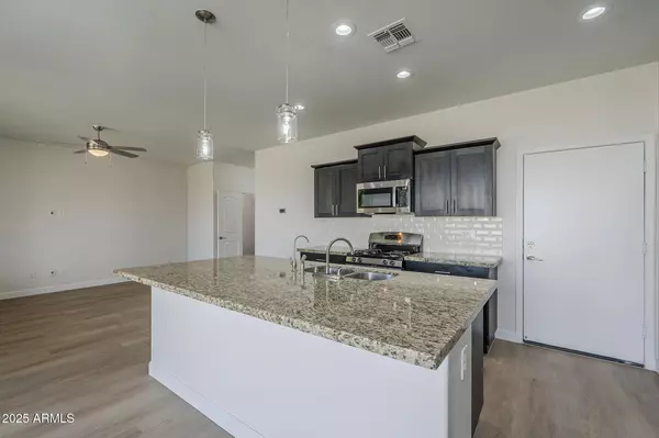 Phoenix, AZ 85041,8518 S 8TH Lane