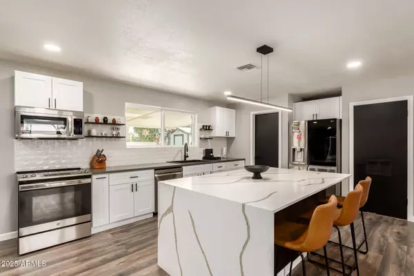 Phoenix, AZ 85028,3010 E YUCCA Street