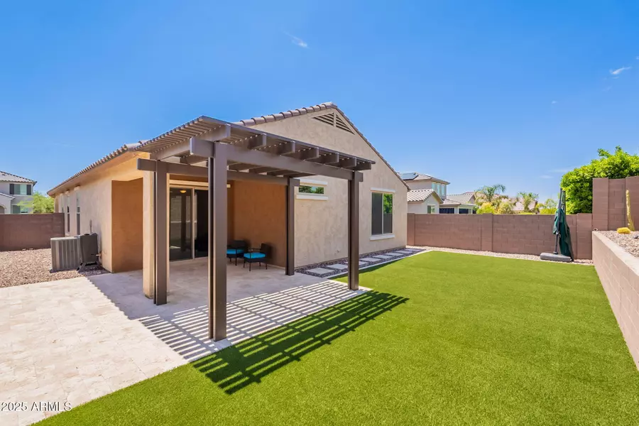 7086 W SPUR Drive, Peoria, AZ 85383