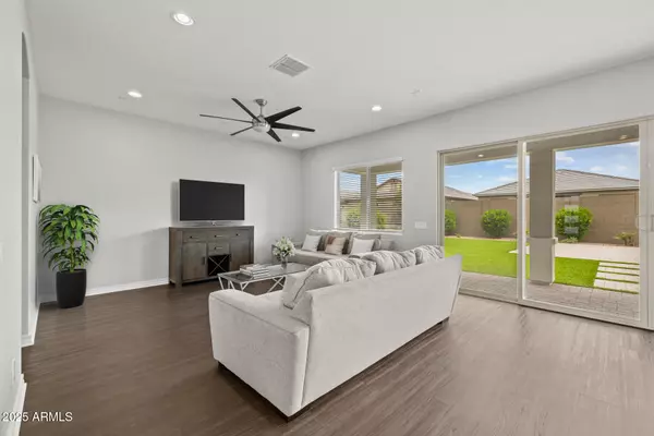 San Tan Valley, AZ 85144,2847 W SHOW LOW Drive