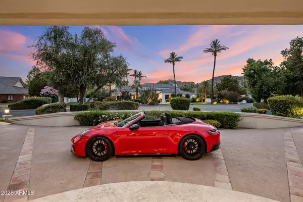 Paradise Valley, AZ 85253,6611 N 64TH Place