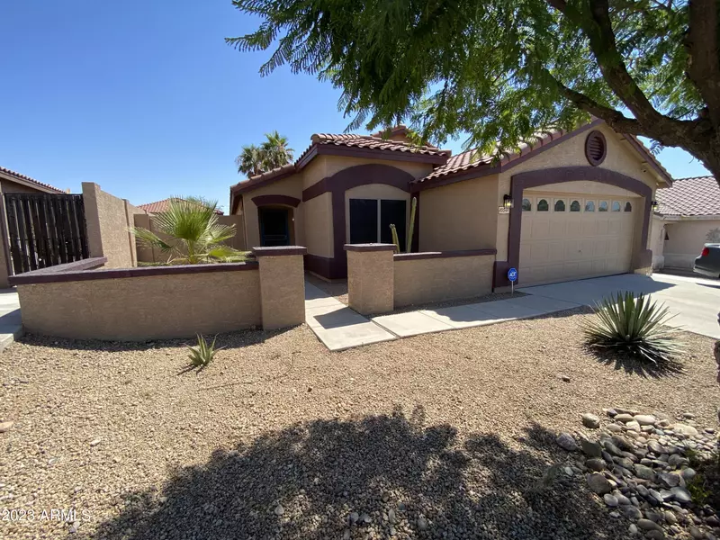 10541 W ANGELS Lane, Peoria, AZ 85383