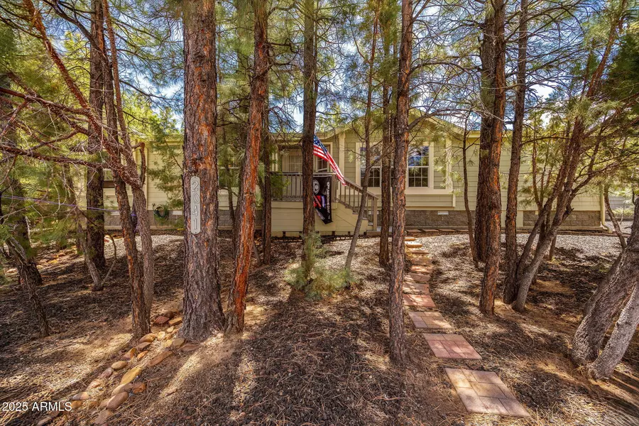 2041 W HACIENDA Way, Show Low, AZ 85901