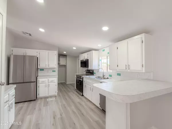 El Mirage, AZ 85335,12721 W Greenway Road #39