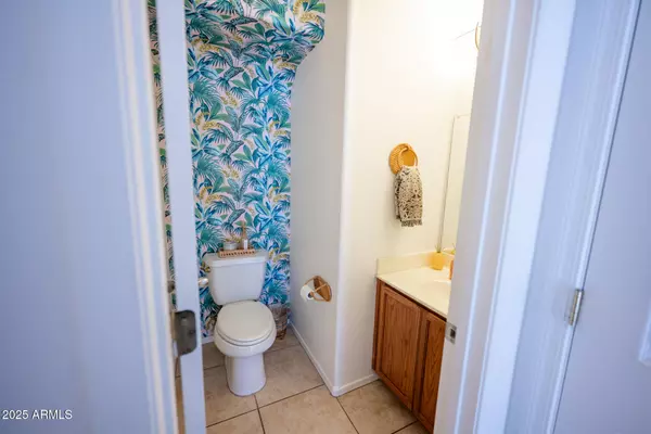 Phoenix, AZ 85032,16021 N 30TH Street #127