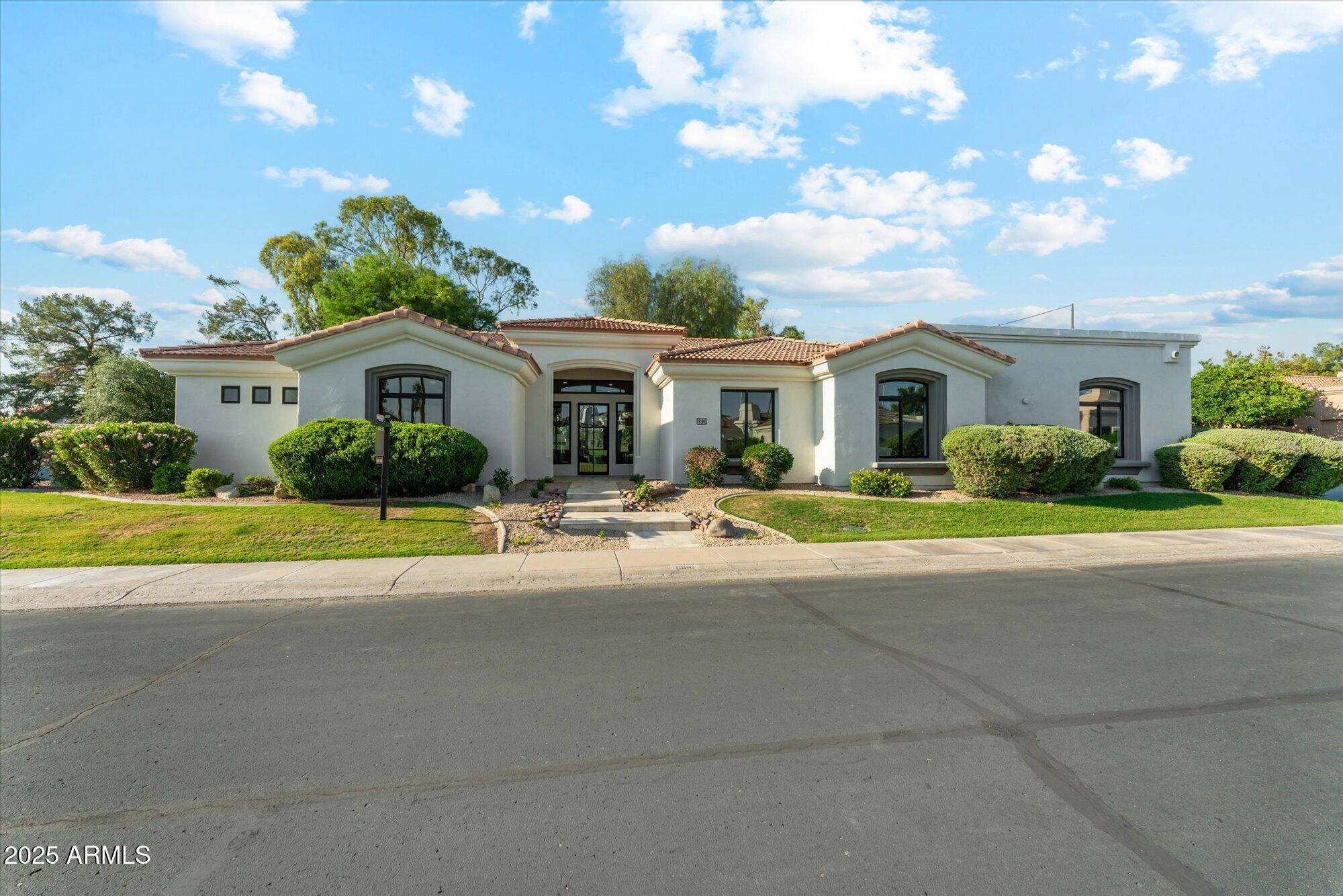 Scottsdale, AZ 85260,8196 E SUNNYSIDE Drive
