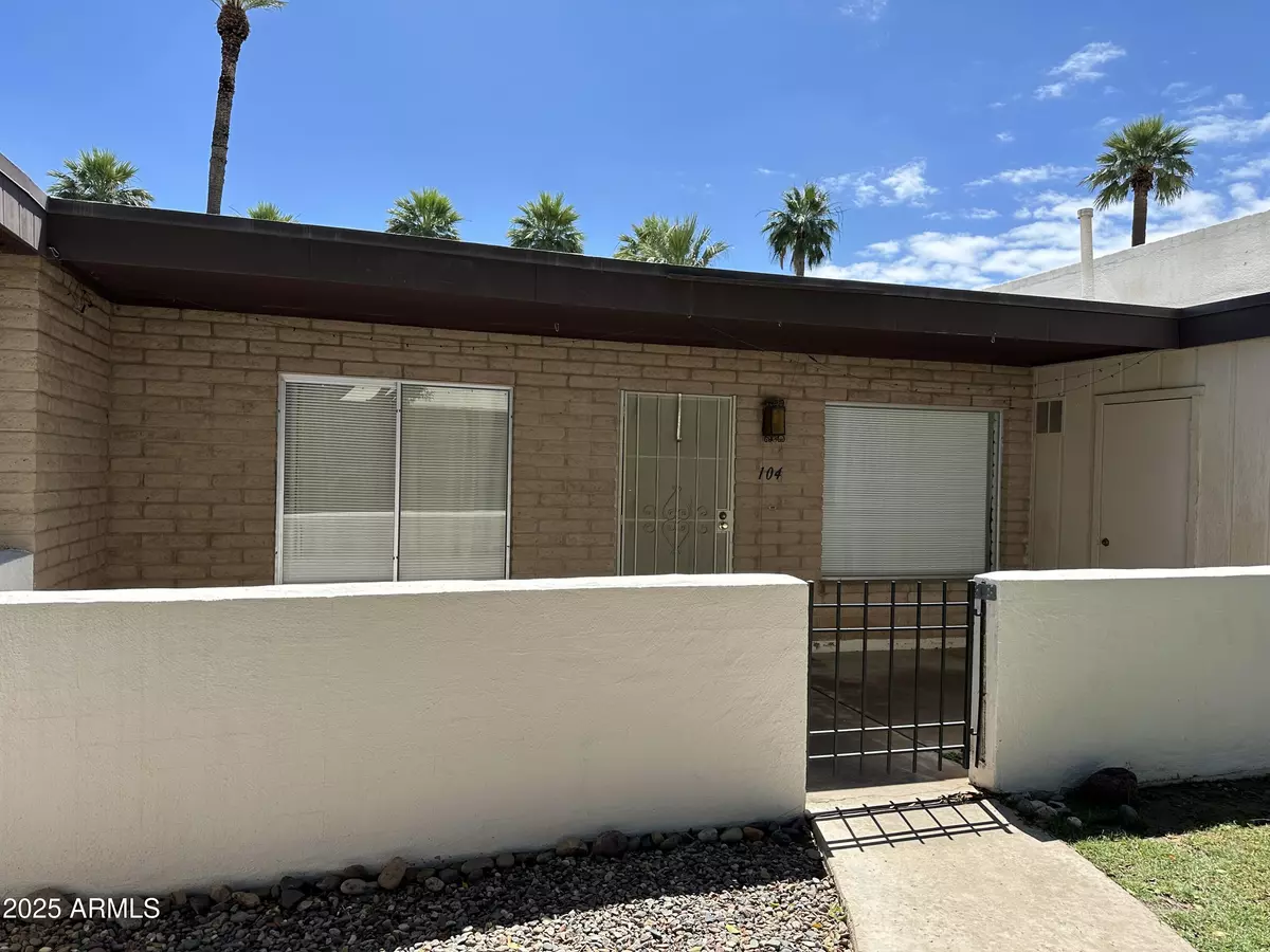 Litchfield Park, AZ 85340,220 S OLD LITCHFIELD Road #104