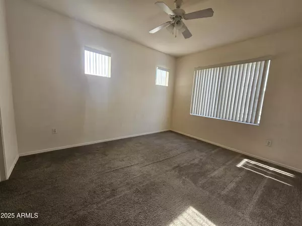 Phoenix, AZ 85032,18416 N CAVE CREEK Road #2008