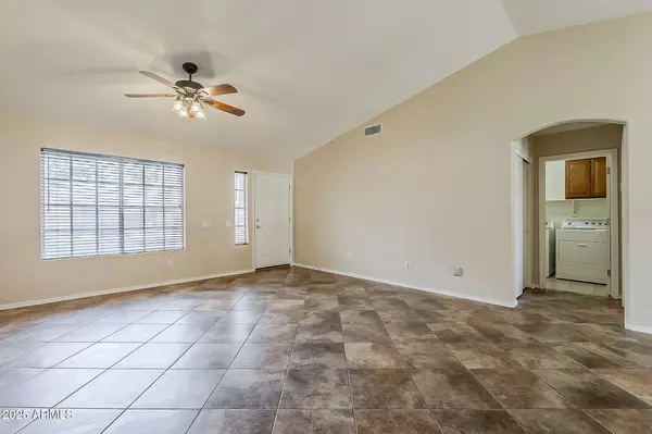 Casa Grande, AZ 85122,1660 E ZINNIA Street
