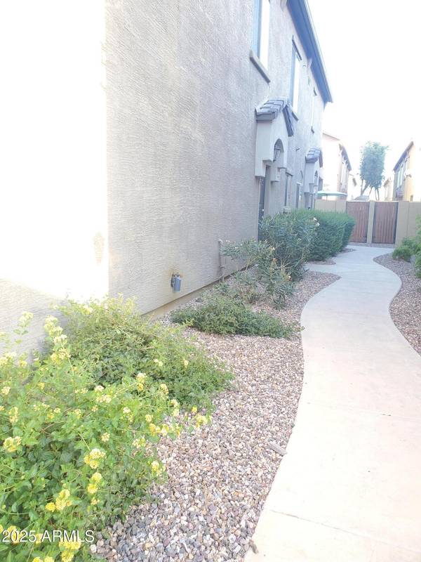 Phoenix, AZ 85022,2150 E BELL Road #1080