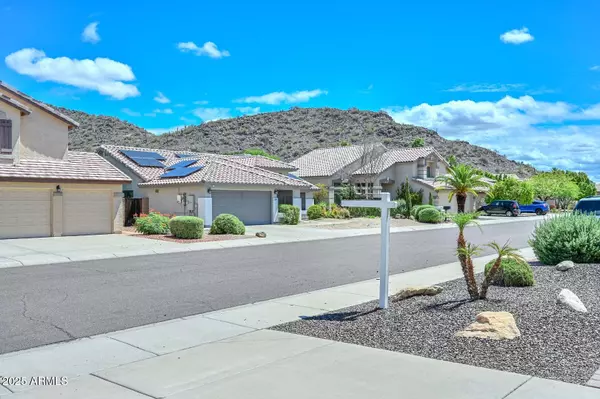 Phoenix, AZ 85024,1623 E RUNION Drive