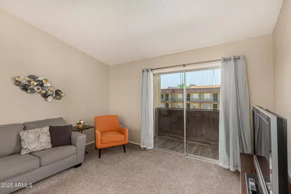 Mesa, AZ 85210,461 W HOLMES Avenue #360