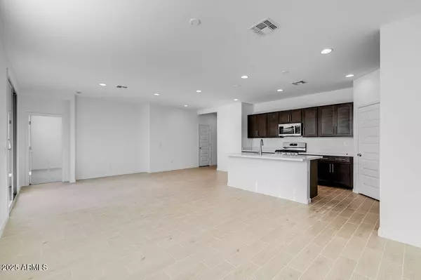 Surprise, AZ 85387,25212 N 165TH Lane