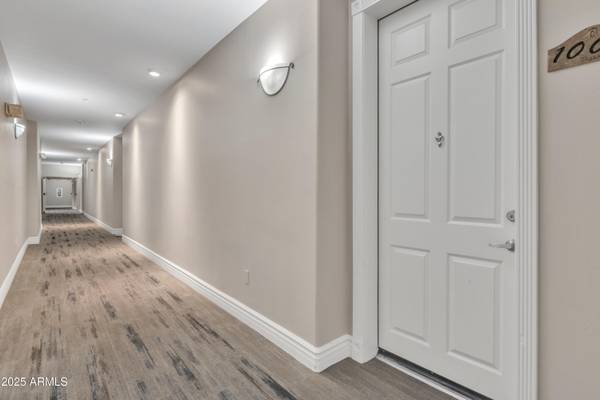 Phoenix, AZ 85054,5450 E DEER VALLEY Drive #1004