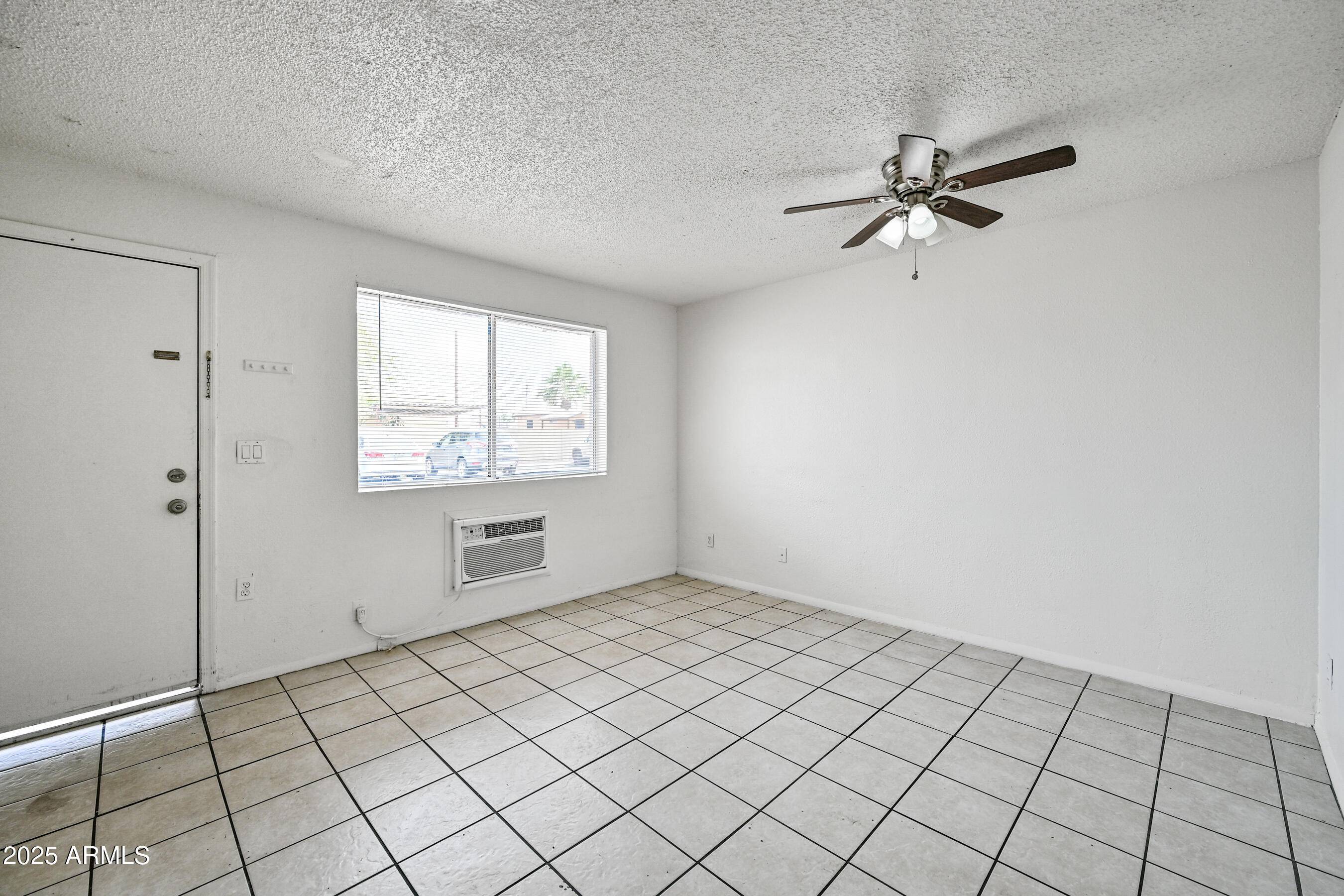 Mesa, AZ 85201,35 N MAY -- #105