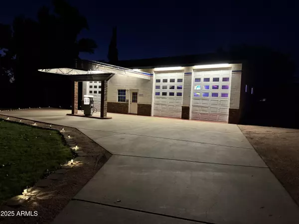 Gilbert, AZ 85296,626 E PALO VERDE Street