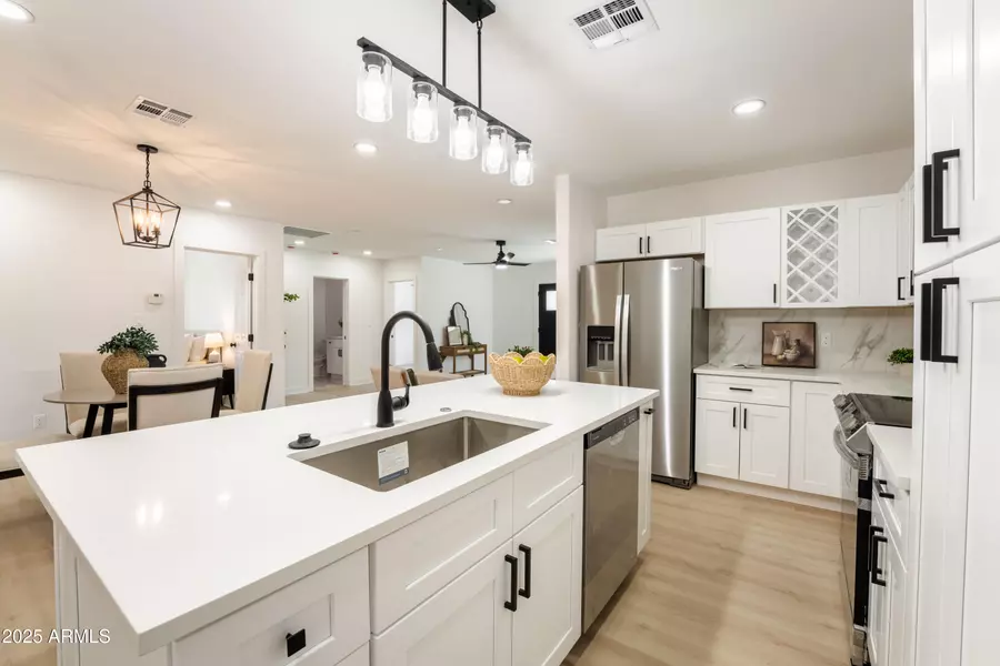 1425 E DIAMOND Street, Phoenix, AZ 85006