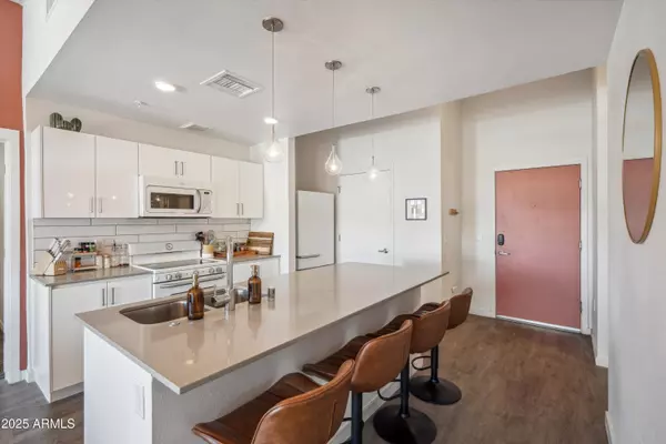 Phoenix, AZ 85004,1130 N 2ND Street #208