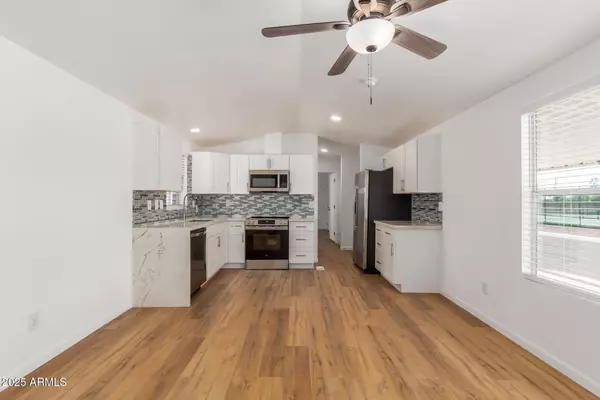 Phoenix, AZ 85022,1627 E Charleston Avenue