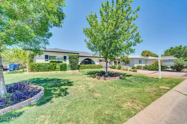 Phoenix, AZ 85014,6808 N 11TH Street