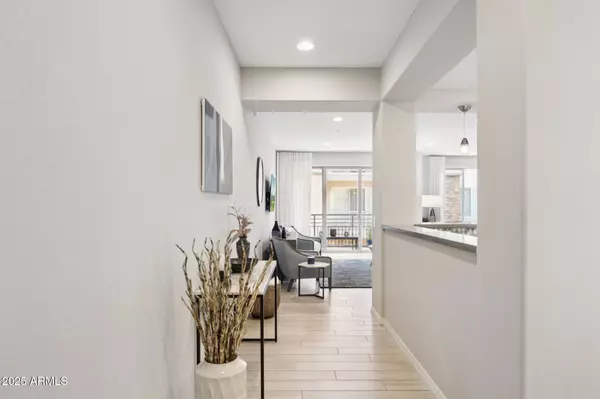 Phoenix, AZ 85054,17850 N 68TH Street #2138