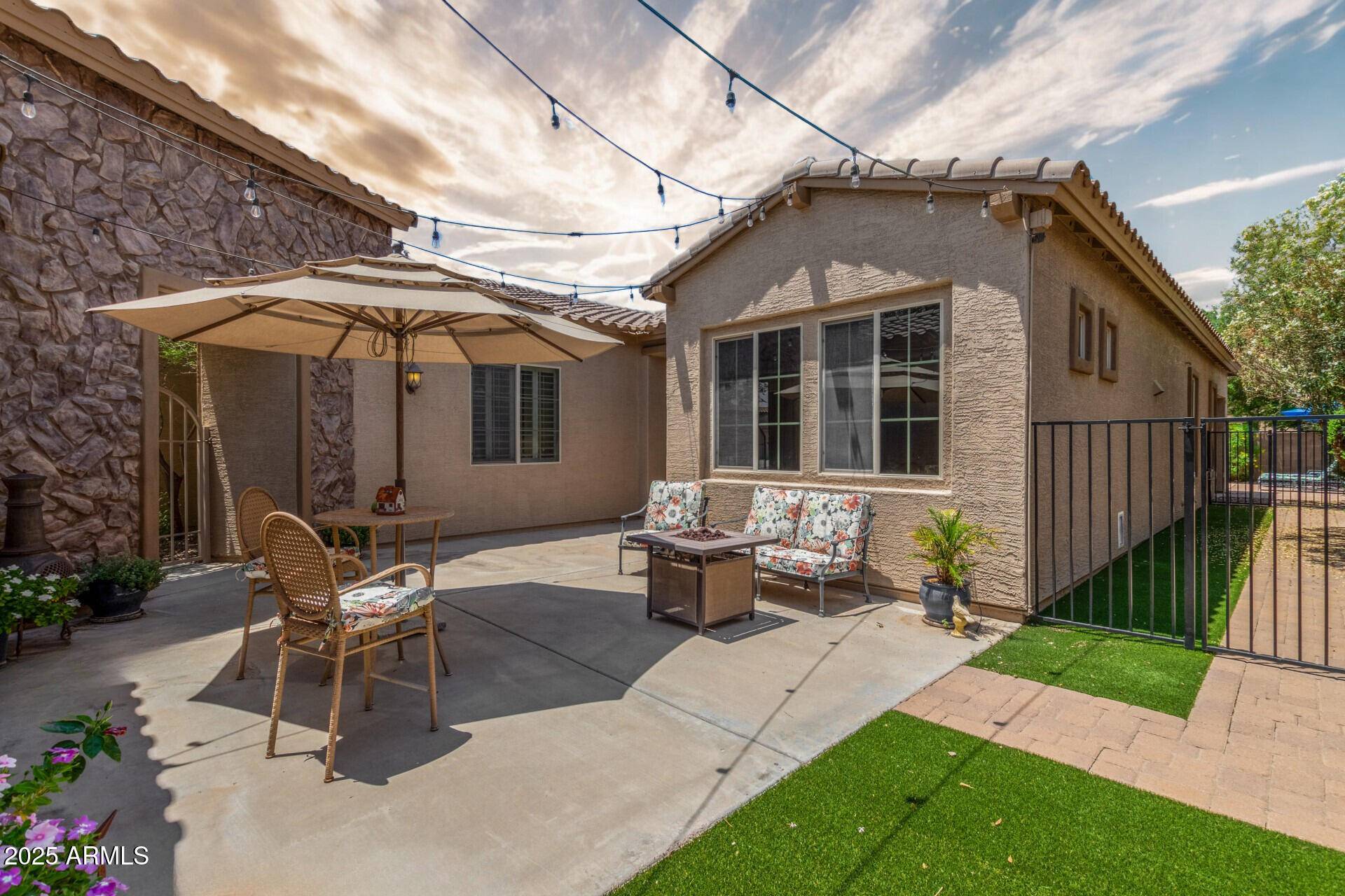 Chandler, AZ 85286,2554 E HONEYSUCKLE Place