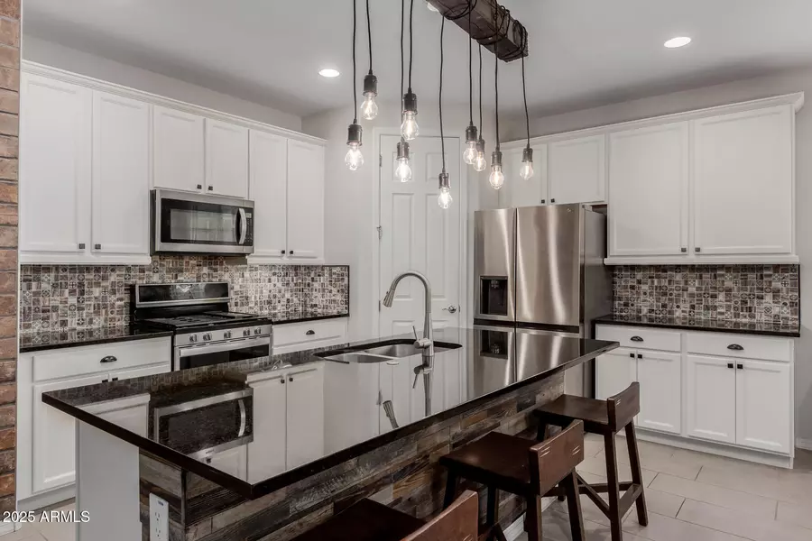 5659 N 195TH Drive, Litchfield Park, AZ 85340