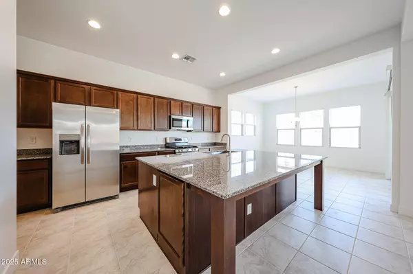 Peoria, AZ 85383,7662 W CRABAPPLE Drive