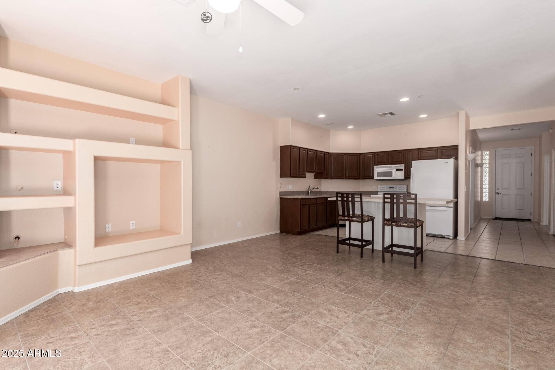 Fountain Hills, AZ 85268,16450 E AVENUE OF THE FOUNTAIN Avenue #11