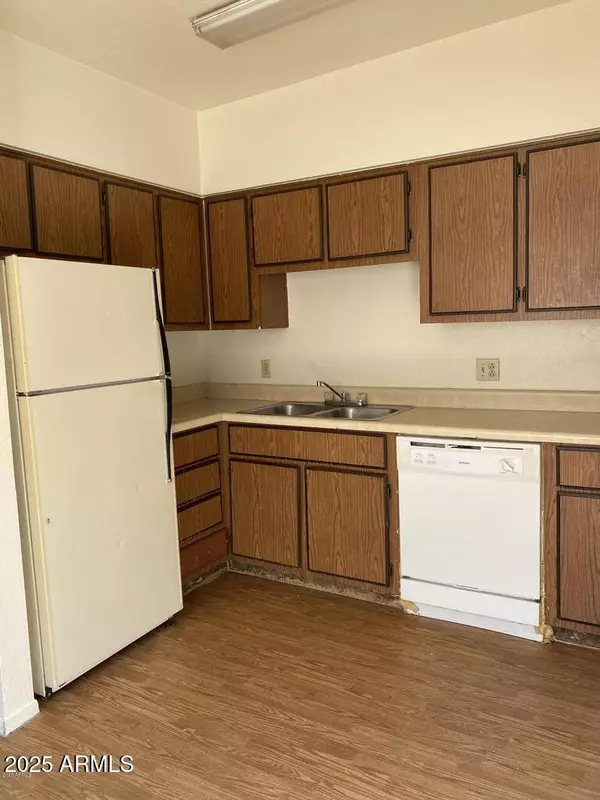 Phoenix, AZ 85032,2837 E MARCONI Avenue #203