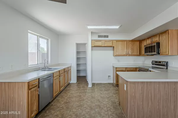 Apache Junction, AZ 85120,3282 S WARNER Drive