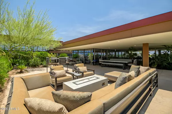Scottsdale, AZ 85251,7117 E RANCHO VISTA Drive #6007