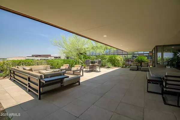 Scottsdale, AZ 85251,7117 E RANCHO VISTA Drive #6007