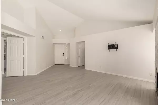 Phoenix, AZ 85028,11860 N 40TH Way