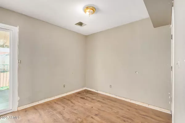 Phoenix, AZ 85033,6426 W MULBERRY Drive