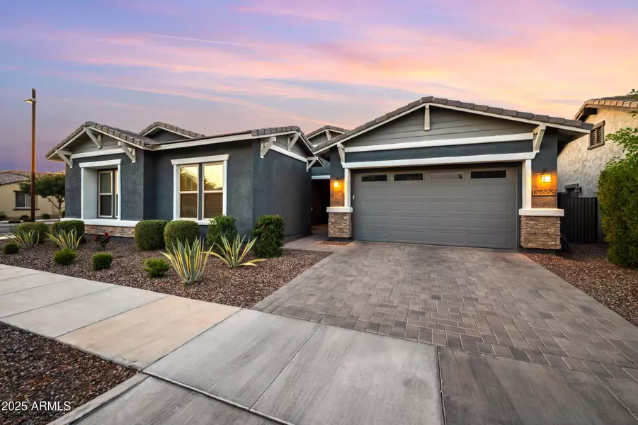 10322 E TOPAZ Avenue, Mesa, AZ 85212