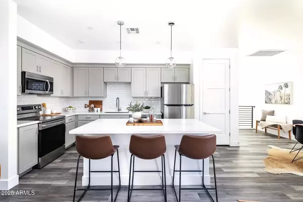 Phoenix, AZ 85013,1349 W Osborn Road #9