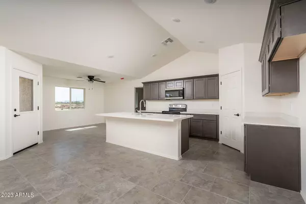 Wittmann, AZ 85361,24616 W Duane Lane