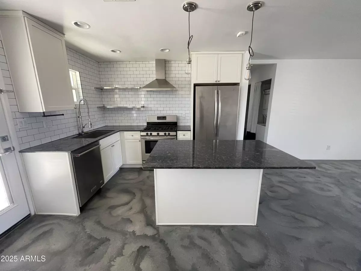 Phoenix, AZ 85018,3416 N 37TH Street #11