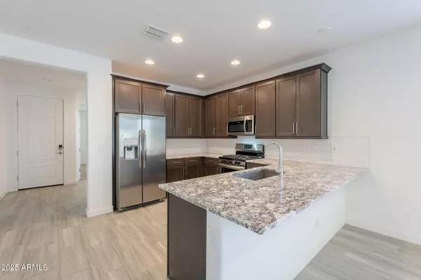 Phoenix, AZ 85042,1336 E MALDONADO Drive